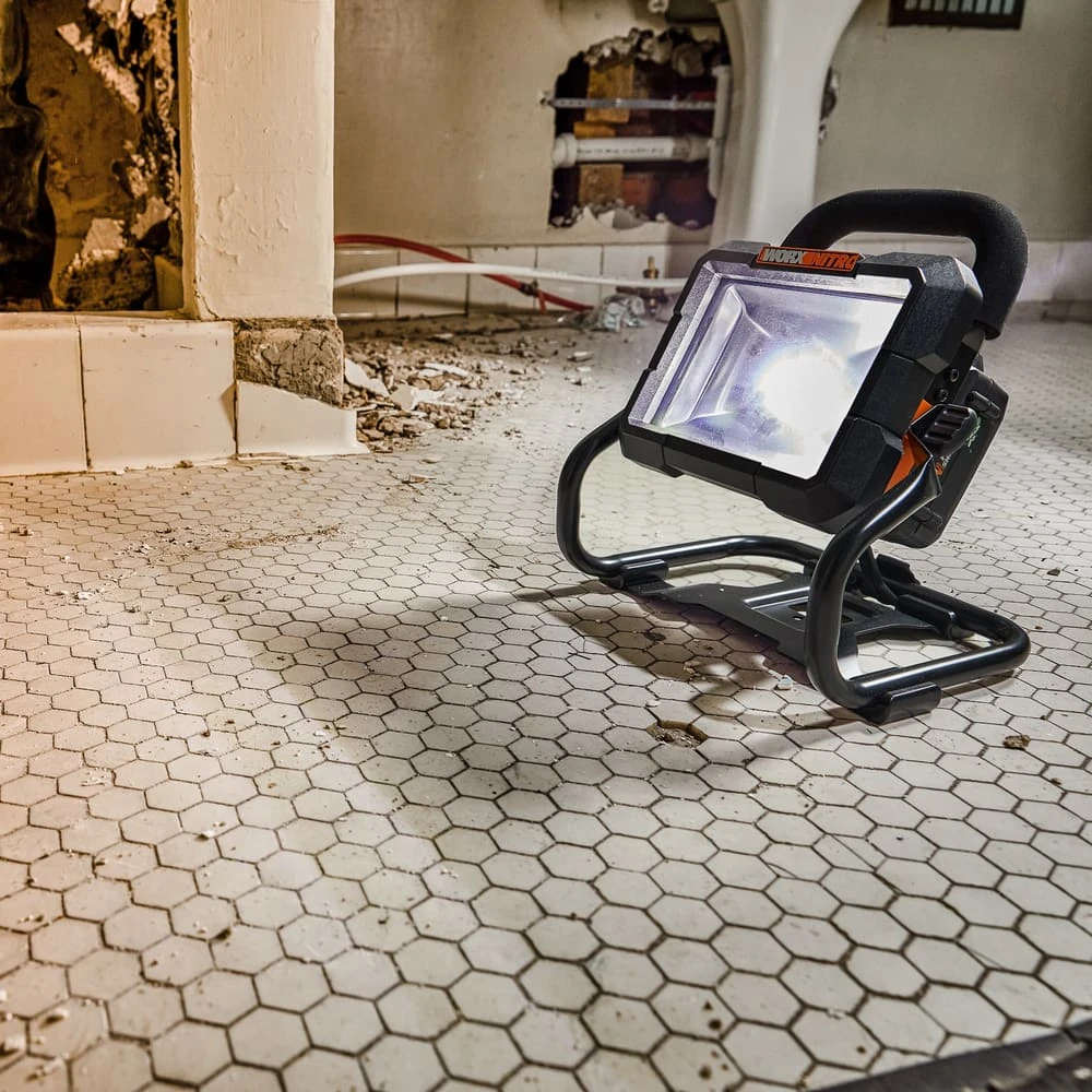 WORX NITRO 20V Work LED Light (Tool Only) 2 WORX NITRO 20V Work LED Light (Tool Only) - Image 2