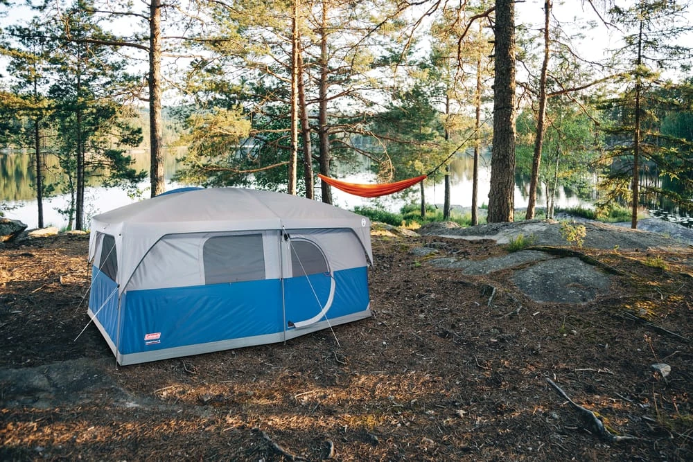 Coleman Hampton 3-Season, 9-Person, 2-Room Camping Cabin Tent W/ Room Divider, Rain Fly & Carry Bag 6 Coleman Hampton 3-Season, 9-Person, 2-Room Camping Cabin Tent W/ Room Divider, Rain Fly & Carry Bag - Image 6